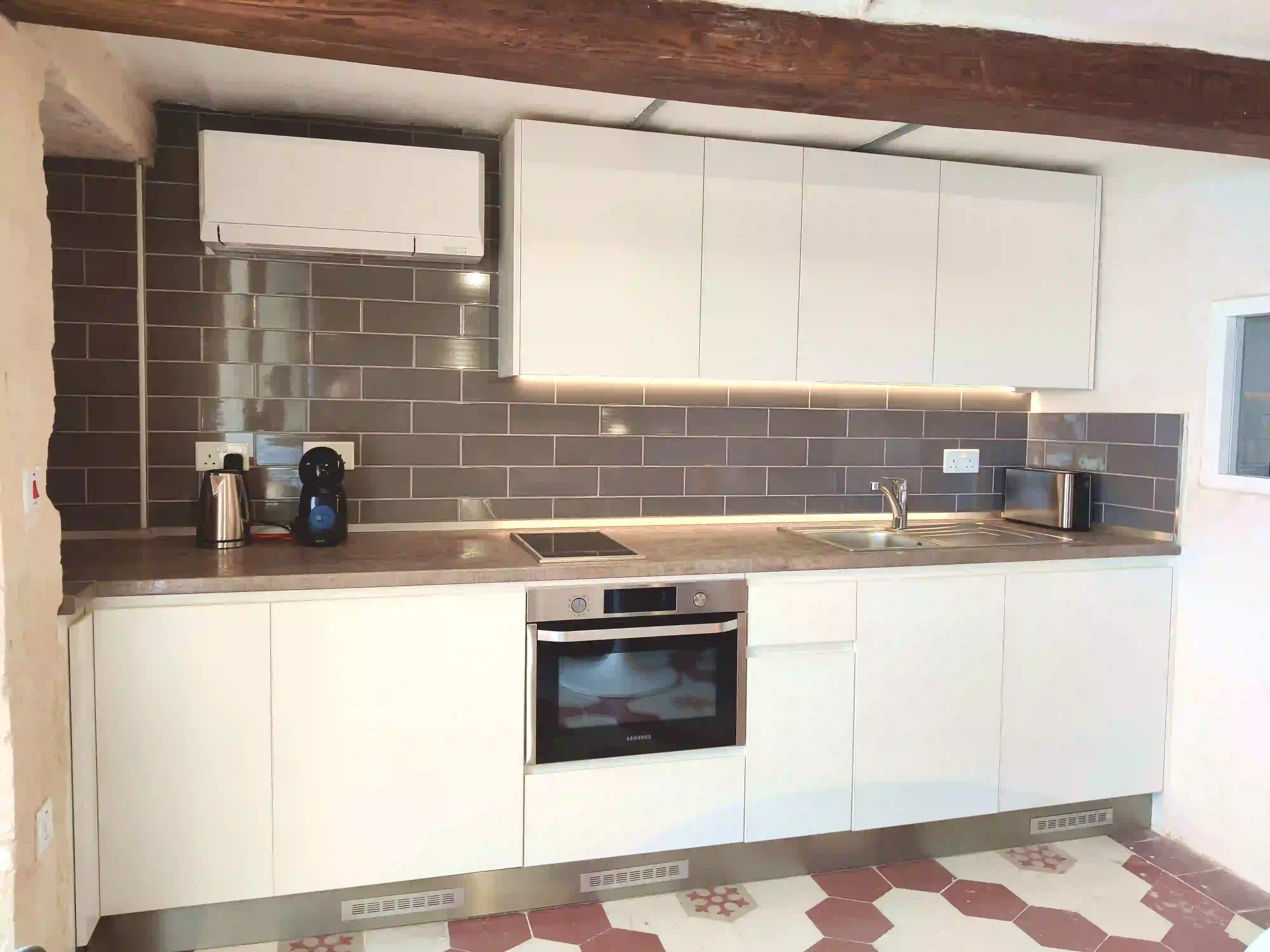 Fully equipped kitchen