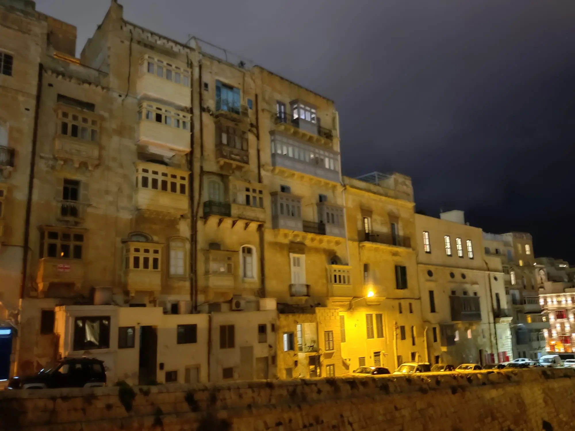 Cove 532 Facade at night from view side